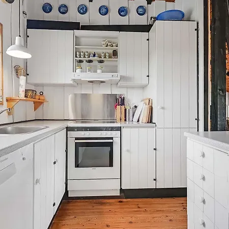 Cozy Partly Renovated Near Sea & Sj208 *