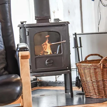 Cozy Partly Renovated Near Sea & Sj208 Harboør