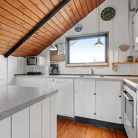 Cozy Partly Renovated Near Sea & Sj208 Harboør